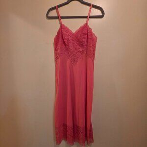 Vanity Fair Nylon & Lace Slip 34